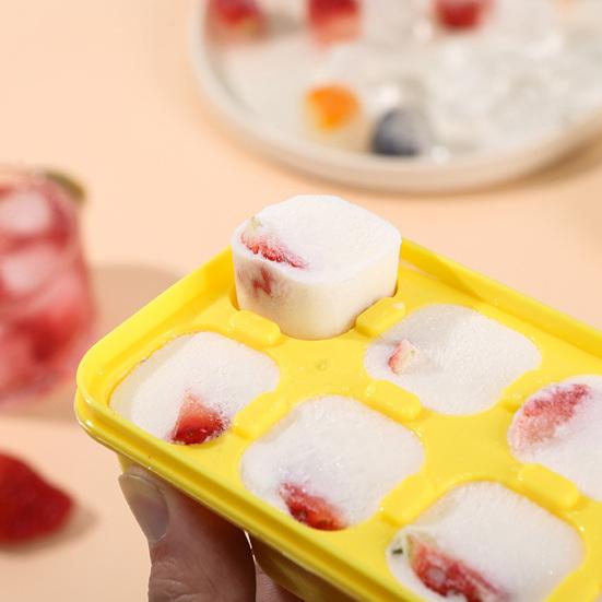 Eiswürfelform mit Deckel Stapelbare Eiswürfelformen für Gefrierschrank Ein-Klick-Entriegelung Versiegelter Eiswürfelbereiter für den Heimgebrauch