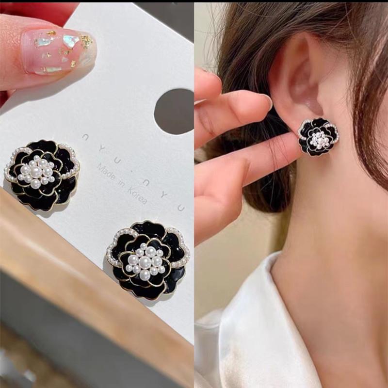 JMXD Französische Perlen Kamelienblüten Ohrstecker Leichter Luxus Grüner Tee Thema Einzigartig Elegant für Damen Modischer Schmuck