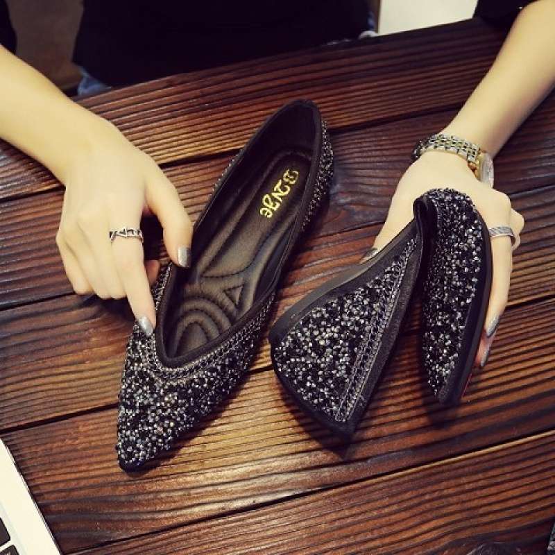 

Pointed single shoes women s summer 2025 new Korean version tide shallow mouth flat shoes ladyshoes Doudou shoes student shoes lady shoes 35 чёрный