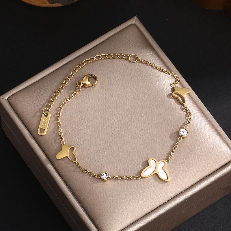Colorfast Korean-Japanese Titanium Steel Women's Bracelet - Versatile, Fashionable Hand Jewelry.