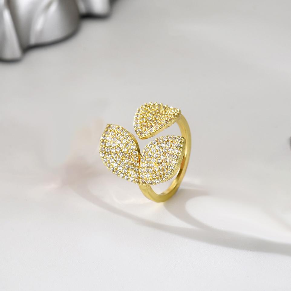 

Luxury 3 Color CZ Paved Leaf Open Ring Sparkling Cubic Zirconia 3 Leaves Statement Band Elegant Bridal Wedding Jewelry for Women