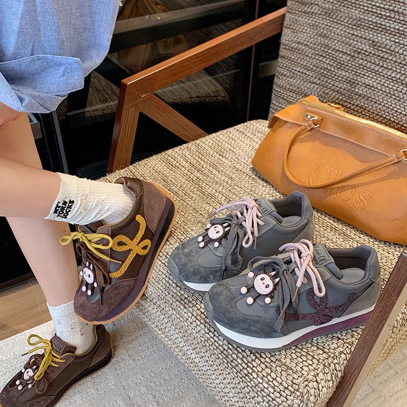 Inner Height Increase Retro Moral Training Shoes Women's 2025 Autumn New Small Man Tilted Head Lace-up Casual Sports Style Forrest Gump Shoes