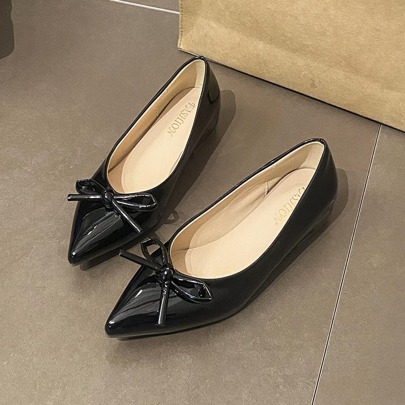 French Inner Height Increase Pointed Tip Shallow Mouth Single Shoes Women's 2025 Spring and Autumn New Bow Commuter Versatile Mary Jane Ladyshoes
