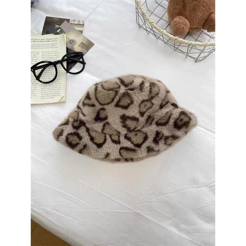 New Leopard Print Winter Fashion Fisherman's Hat Versatile Stylish and Warm Autumn Winter Plush Thickened Hat