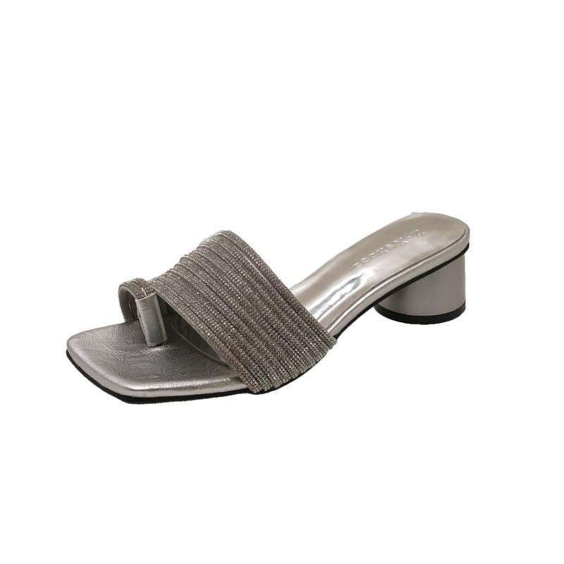 Slippers women wear summer and summer new models with skirts, small sandals, beautiful summer wear cool slippers women