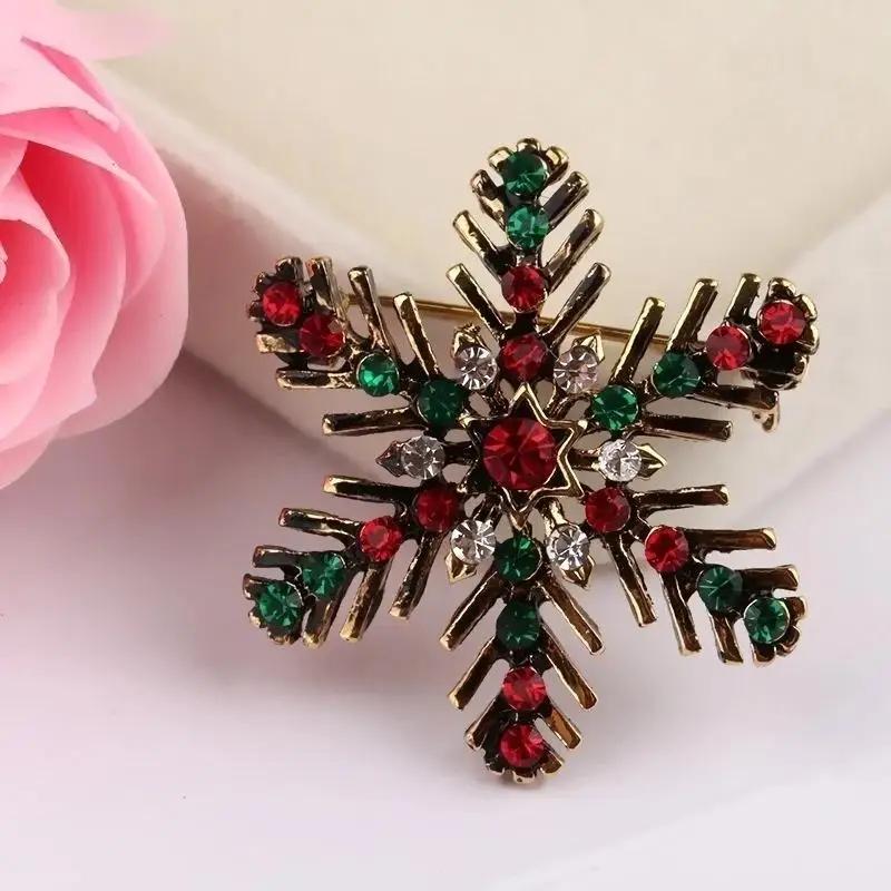 Creative Christmas Alloy Snowflake Brooch Fashionable Cute Diamond Studded Snowflake Holiday Brooch Women's Jewelry Accessories
