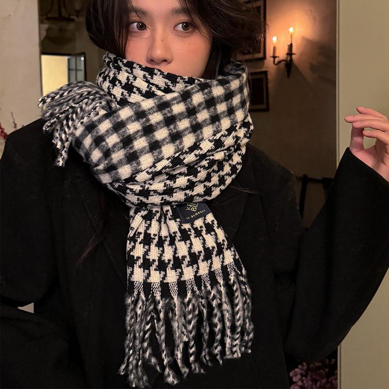 A New Thick Checkered Faux Cashmere Scarf for Women in Winter A Warm and Versatile Shawl with A High End Feel  and A Soft and Glutinous Scarf