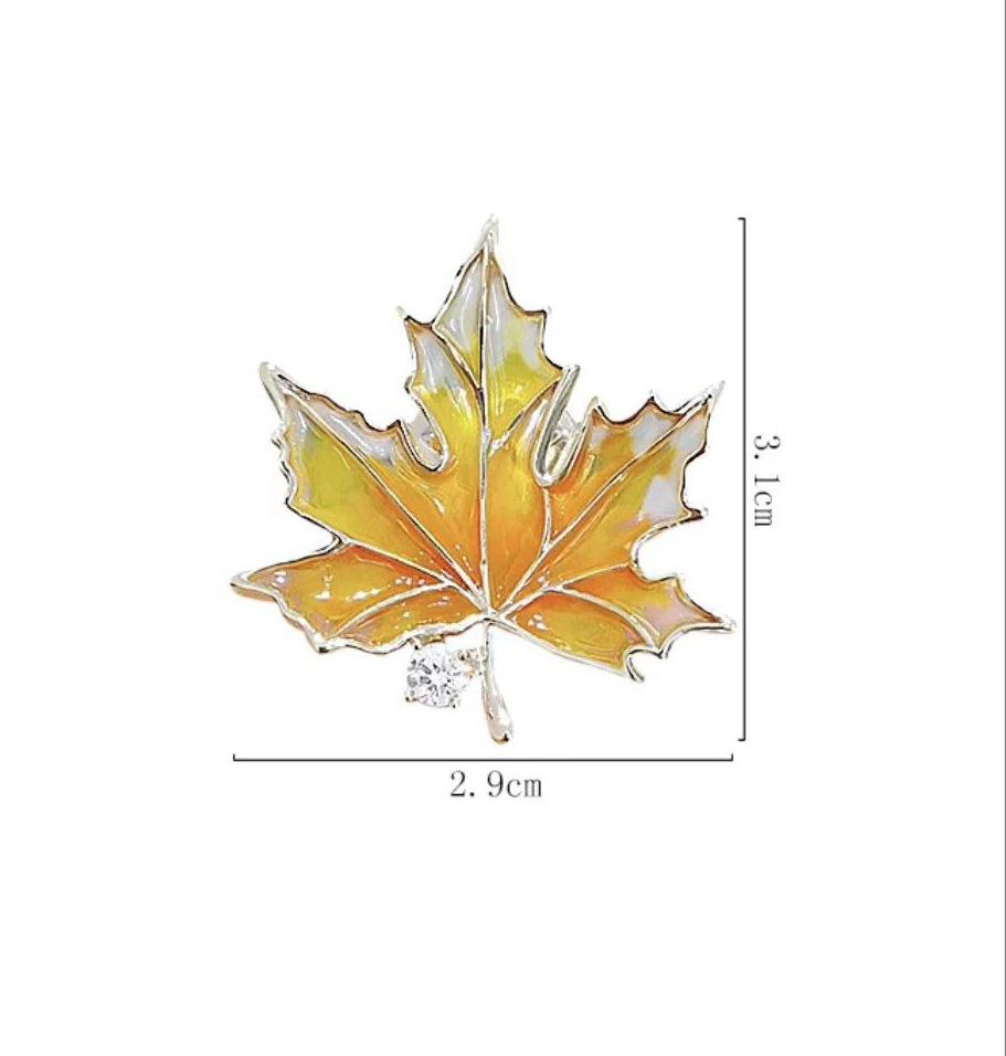 Color Painted Maple Leaves Design Metal Brooch Pin Zircon Decoration Gold Color Collar Lapel Brooches Pins Women Party Jewelry