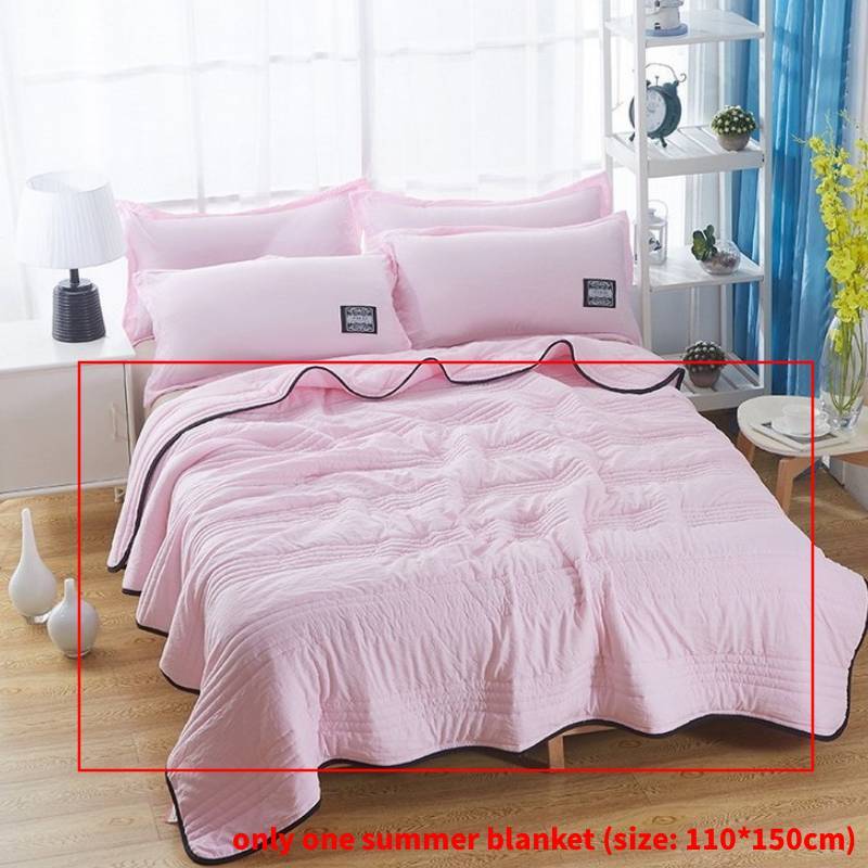 Modern Minimalist Polyester Cooling Blanket With Active Dyeing For Home Use