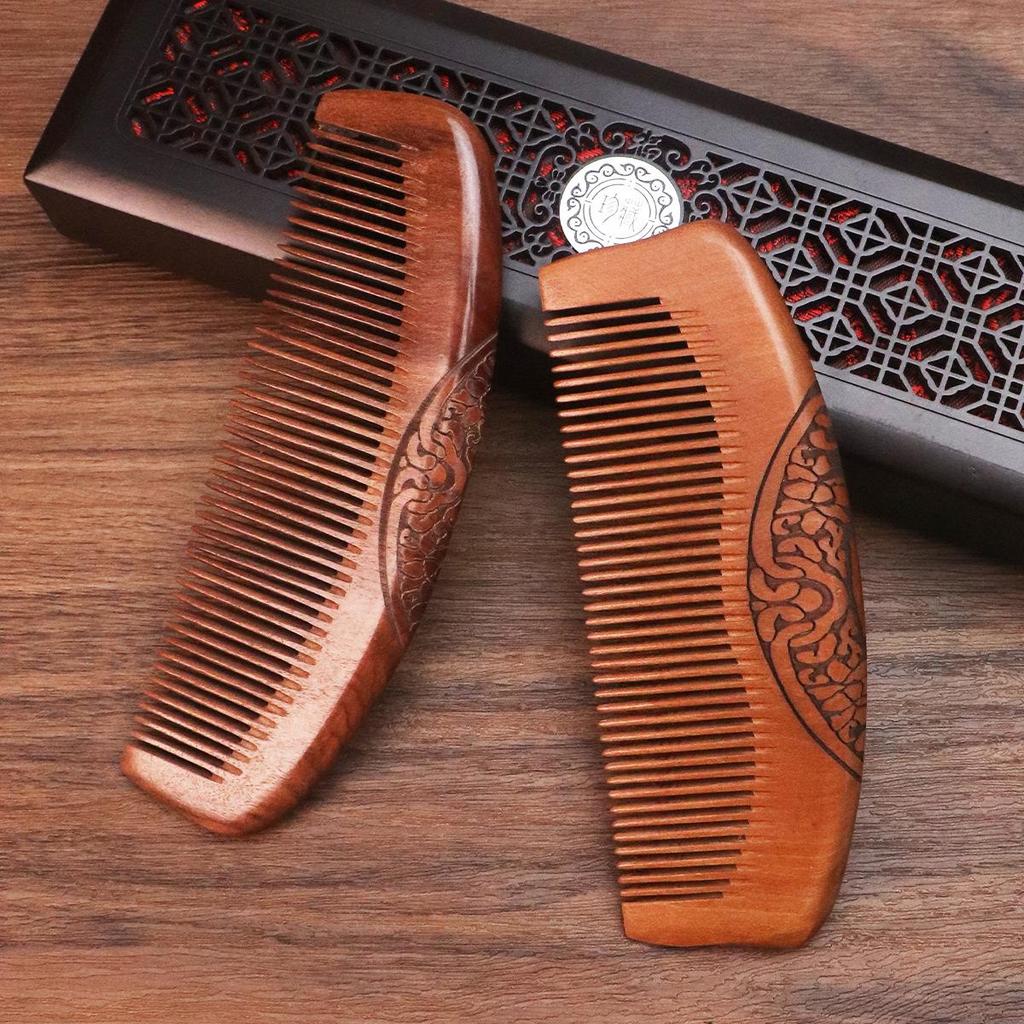 Double-Sided Carved Peach Wood Comb - Dense Teeth, Compact Size, Premium Solid Wood for Hairdressing.