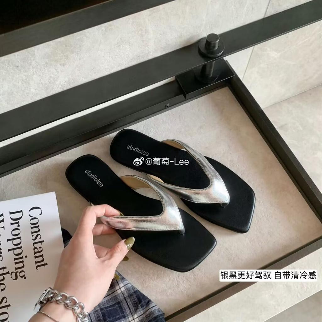 Ladies' New Style, One Pair of Square Headed Leather Leopard Print Versatile Low Heel Clip Toe Flip Flops for Women's Outdoor Wear