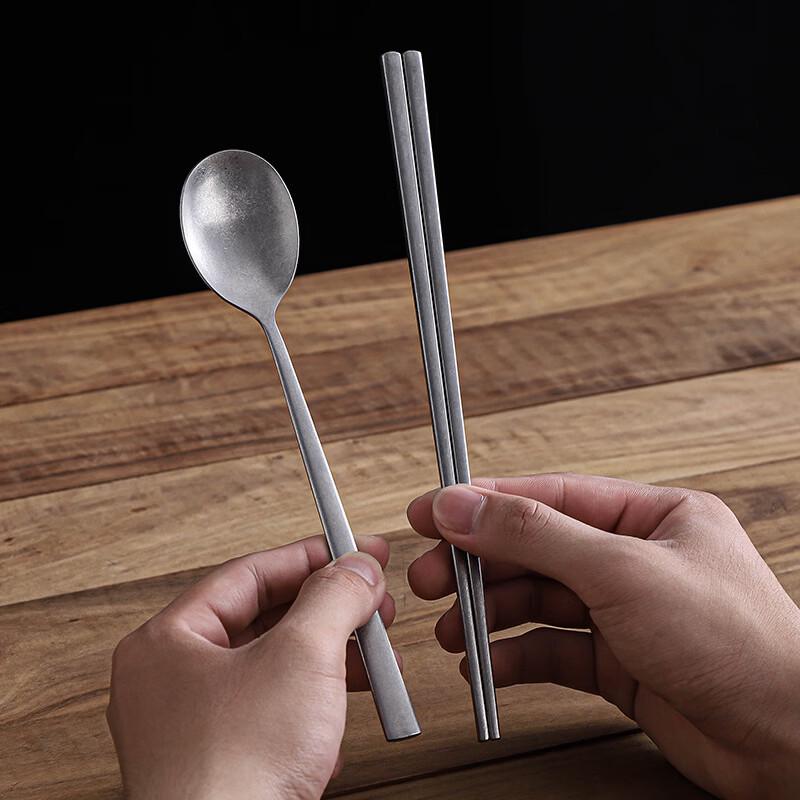 Vintage koreanische Esslöffel aus Edelstahl