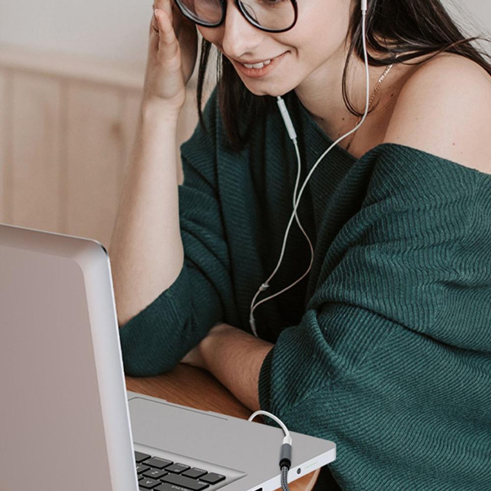 USB to 3.5mm Jack Audio Adapter USB A to 3.5 TRRS Female Adapter with External Stereo Sound Card for PS4 PC Laptop Headphone Mac