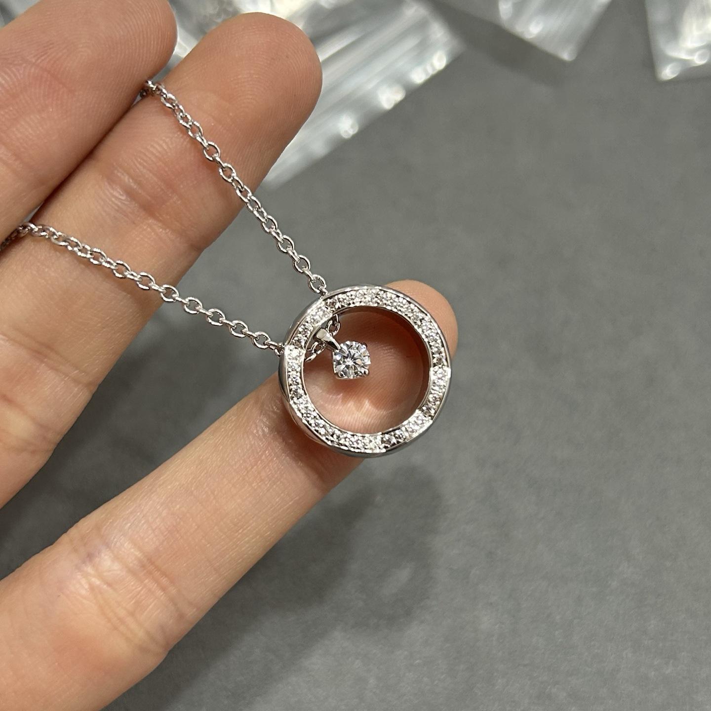 

Ромбовидный узор COCO Умная Вода Лед Луна Ожерелье Кулон Круг Темперамент Многослойность 925 silver серебряный