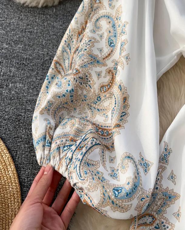 Frühlingshaftes Französisches Retro-Print-Kleid mit V-Ausschnitt, Laternenärmeln und Taillenbindeband