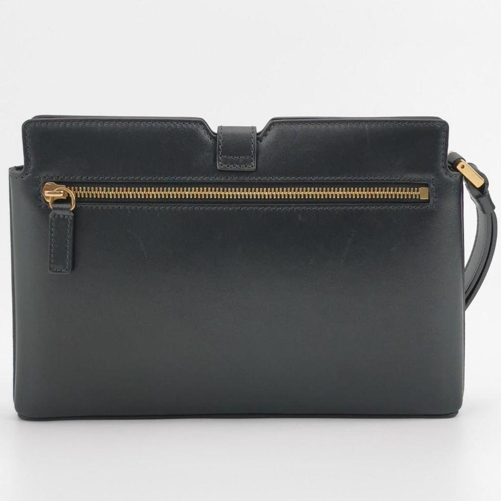 [Pre-Owned] Medusa Studded Leather Clutch Bag - Very Good #1BTD4QK