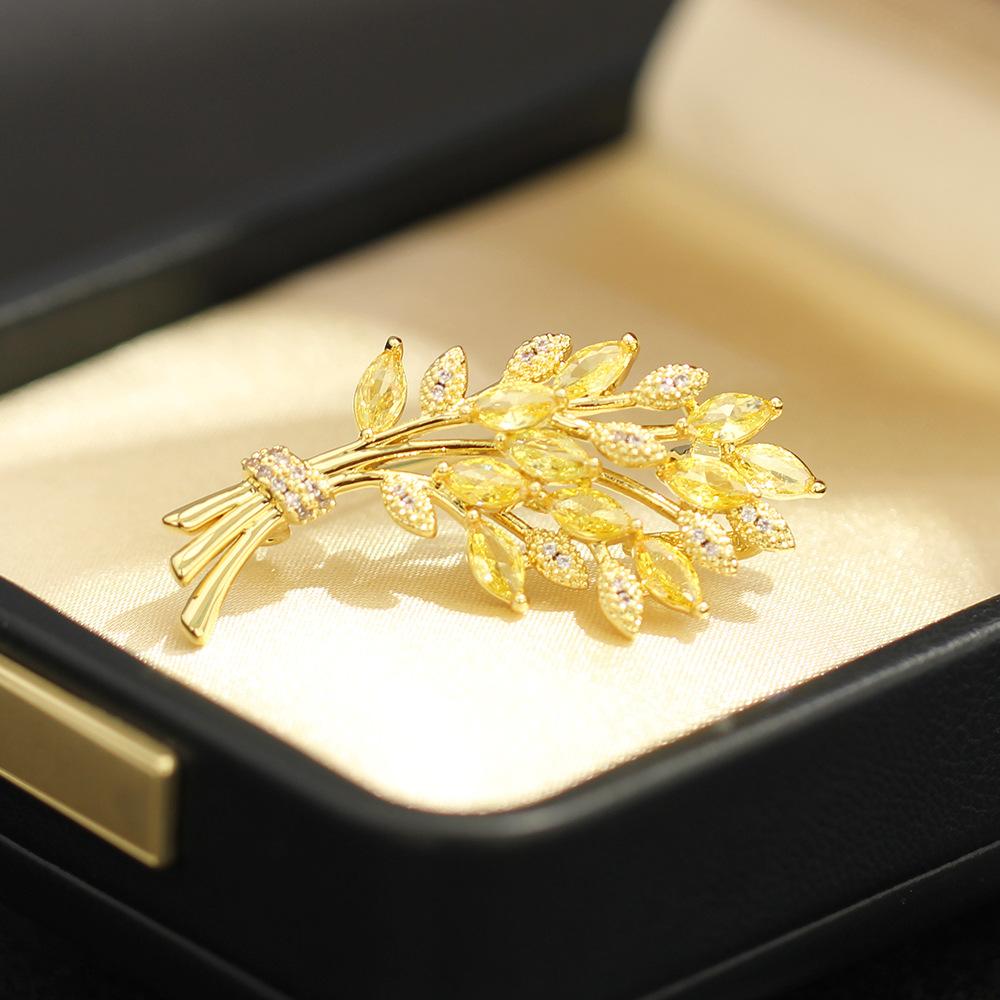 Premium Classic Yellow Zircon Wheat Ear Brooch Elegant Niche Light Luxury Versatile Barley Pin Anti-light Collar Pin