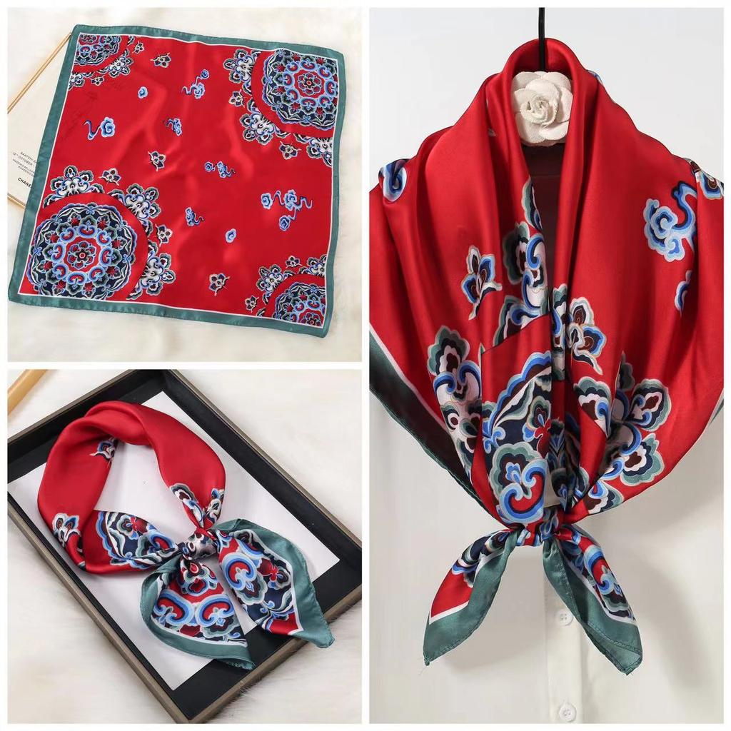 Eleganti Foulard di Seta da Donna Con Centinaia di Camicie, Assistenti di Volo, Decorazione Professionale, Protezione del Collo, Foulard, 70 Foulard Quadrati Piccoli.