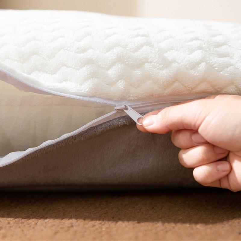 Oval Shape Dog Mat Thicken Soft Cushion Removable Washable Dog Beds Winter Kennel Floor Mats Pet Sleeping Mattress for Dogs