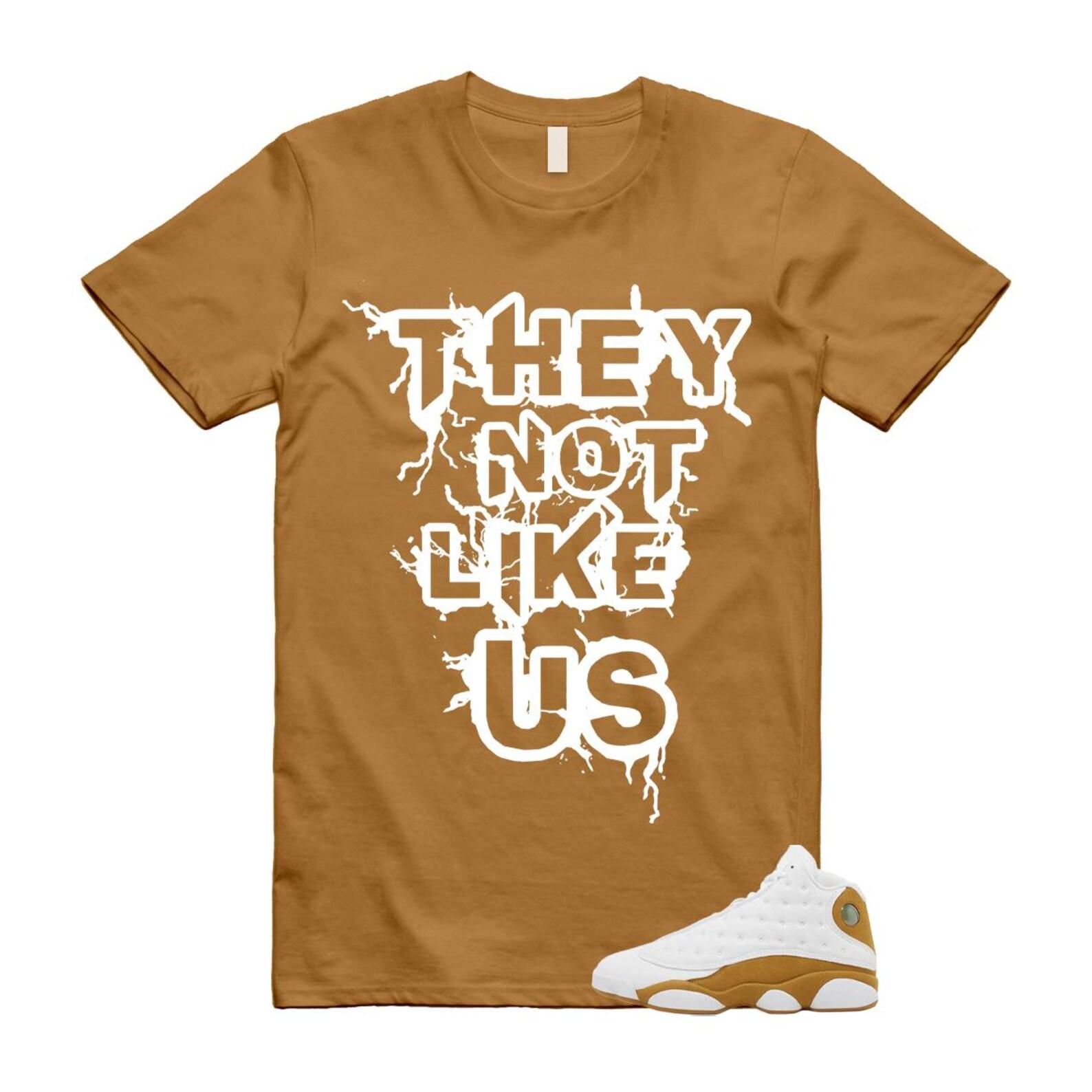 13 Wheat White T Shirt Match US M