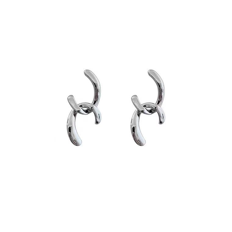 

European and American cold wind bimetal ring buckle earrings women s simplicity hip-hop temperament personalized stud earrings