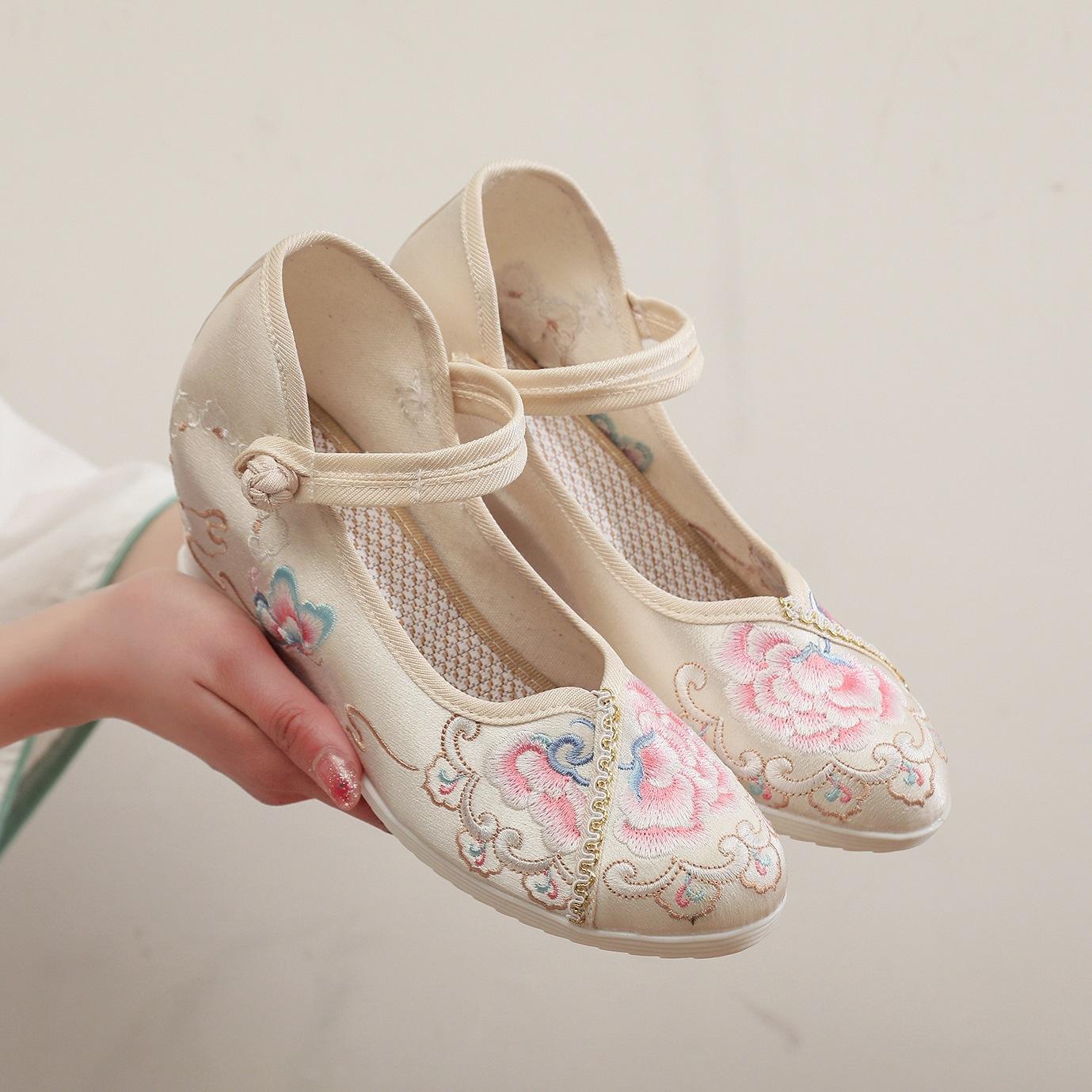 

[Yunxi] Clearance! Clearance! Hanfu shoes high heel embroidered women s shoes antique slope heel inner height increase Hanfu shoes 40 рожевий
