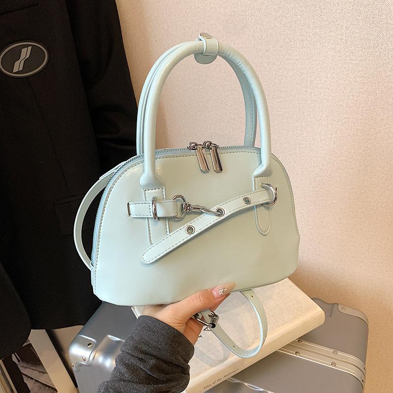 Advanced sense of foreign style small bag women's 2025 new spring and summer versatile messenger bag fashion super fire portable small bag