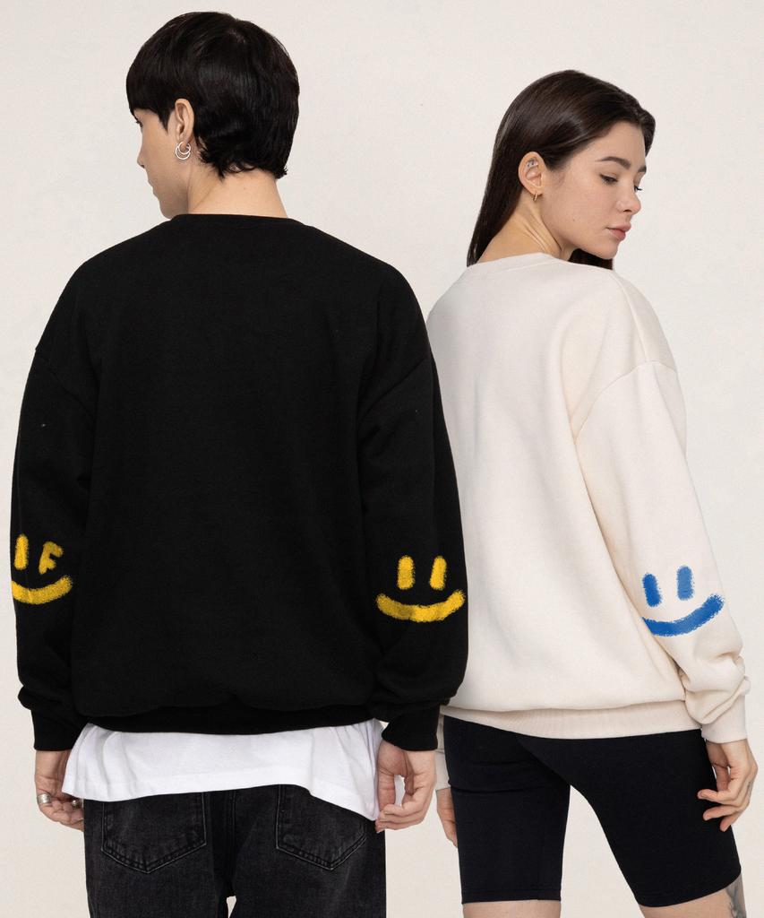 GRAVER [Unisex] Elbow Spray Smile Drawing Sweatshirt_Cream