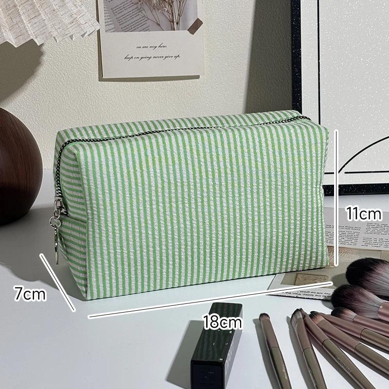 Striped Seersucker Makeup Pouch Large Capacity Durable Zipper Portable Compact Cosmetic Storage Bag for Short Trip Use