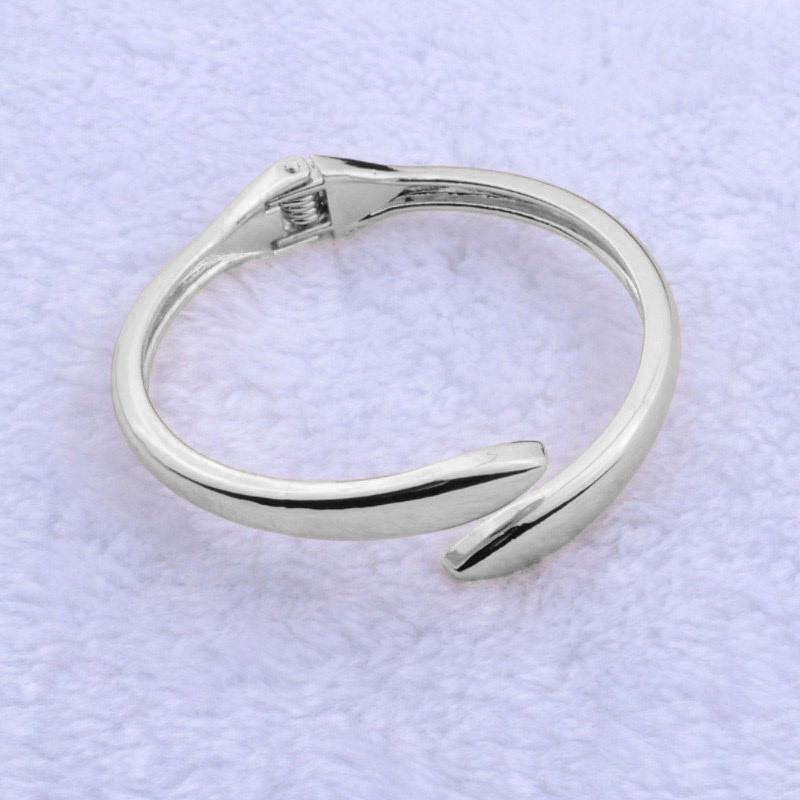 Women's Elegant Water Drop Glossy Bracelet