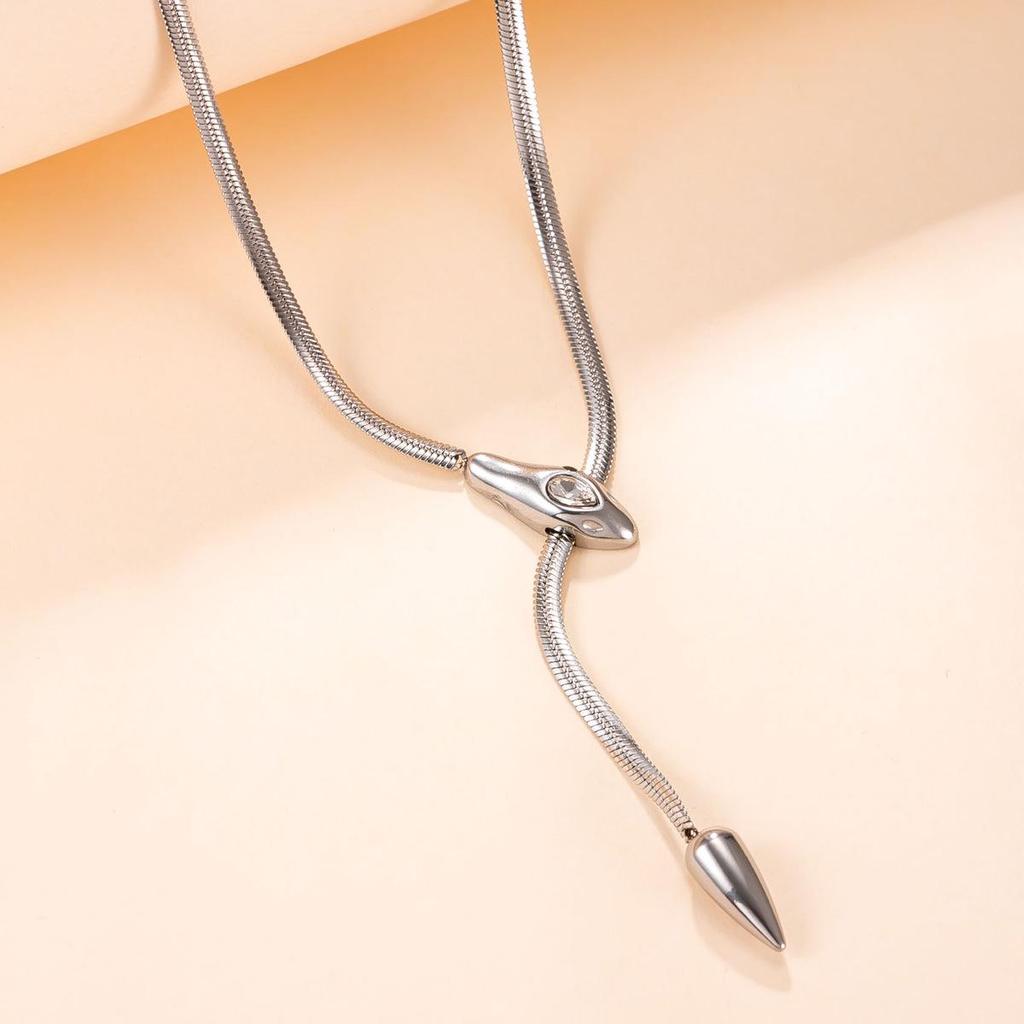 High-End Stainless Steel Snake Necklace - Fashionable and Versatile Clavicle Chain