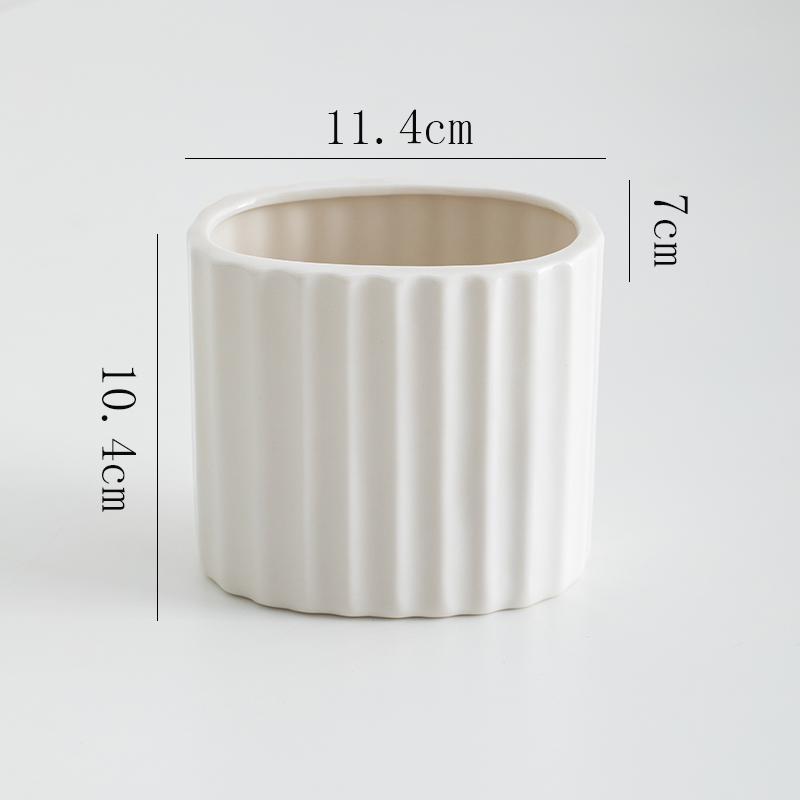 Nordic White Ceramic Vase for Fresh or Dried Flowers – Creative Tabletop Decor for Living Room