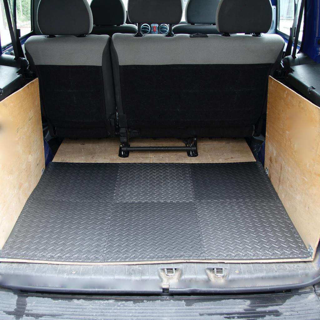 UNIVERSAL MAT FOR CAMPING CAR 120x80 CM