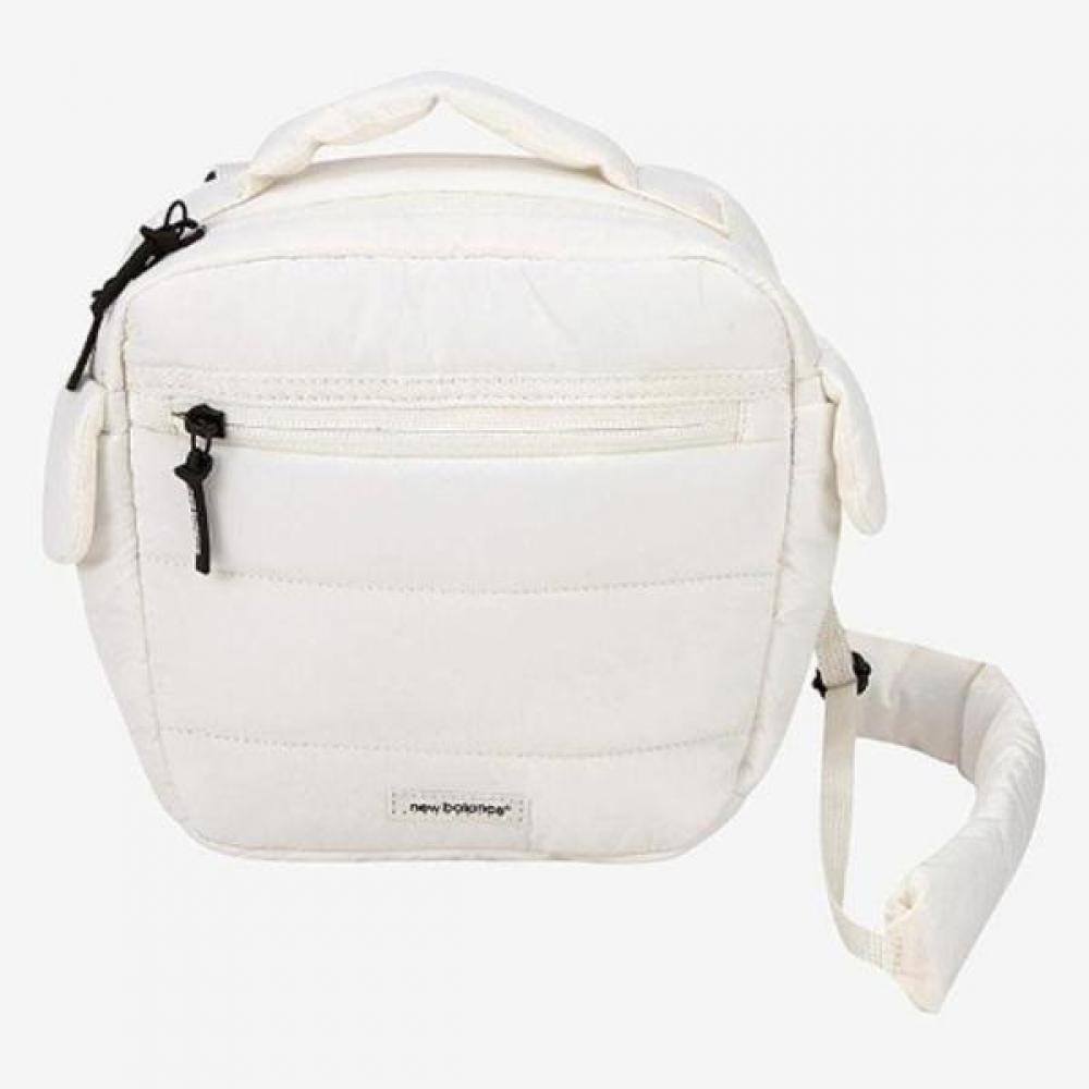

New Balance Half Club Common Pooper Square Mini Bag Cream Nbgcdff804 64 FREE