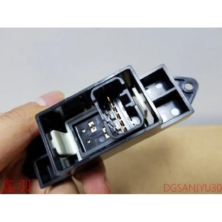 Outlander2 ASX LANCER PAJERO SWITCH,FR DOOR POWER WINDOW ASSISTANT SIDE RR DOOR POWER WINDOW  MR587944