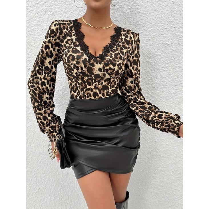 Frühling und Herbst Neue Damen Vielseitige Langarm Tägliche Business Pendler Elegante Komfort Sexy Bottom Shirt Top