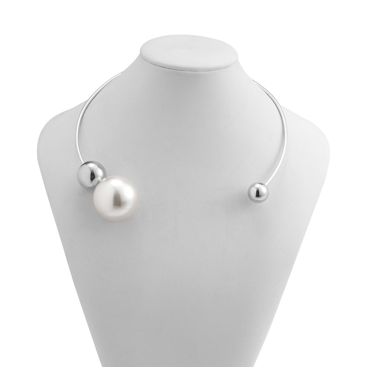 

European and American Asymmetrical Round Ring Choker Necklace with Imitation Pearl Beads for Women
