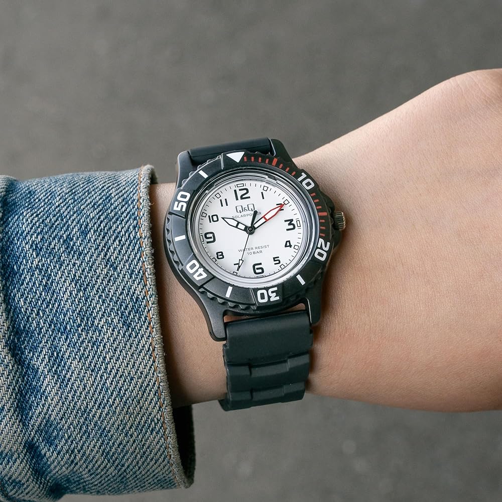 Citizen Q&Q Analog Solar Watch 10 ATM Water Resistant Rubber Strap E02A-002VK Men's Black