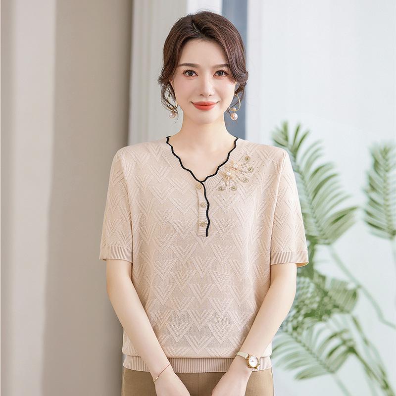 Summer Knit Top with 3D Floral Embossing, Breathable Short Sleeve, Casual and Loose Fit for Middle-Aged and Elderly Women