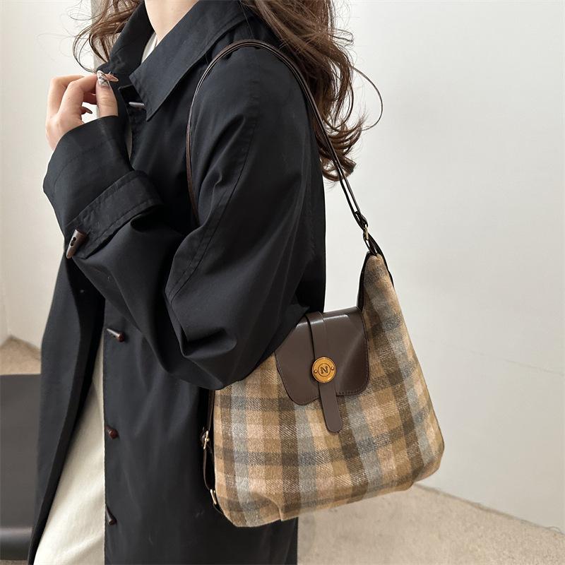 2025 Spring New College Style Casual Plaid Backpack Women's Commuter Multifunctional Large Capacity Shoulder Tote Bag