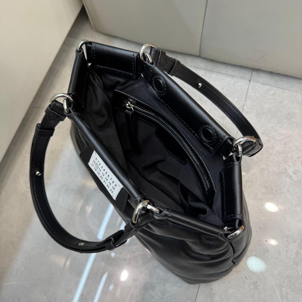 2026 Zahraniční obchod Ovčí kůže Polštářová taška Velká kapacita Módní Všestranná Měkká taška jako oblak Tote Přenosná Večerní taška Ženy