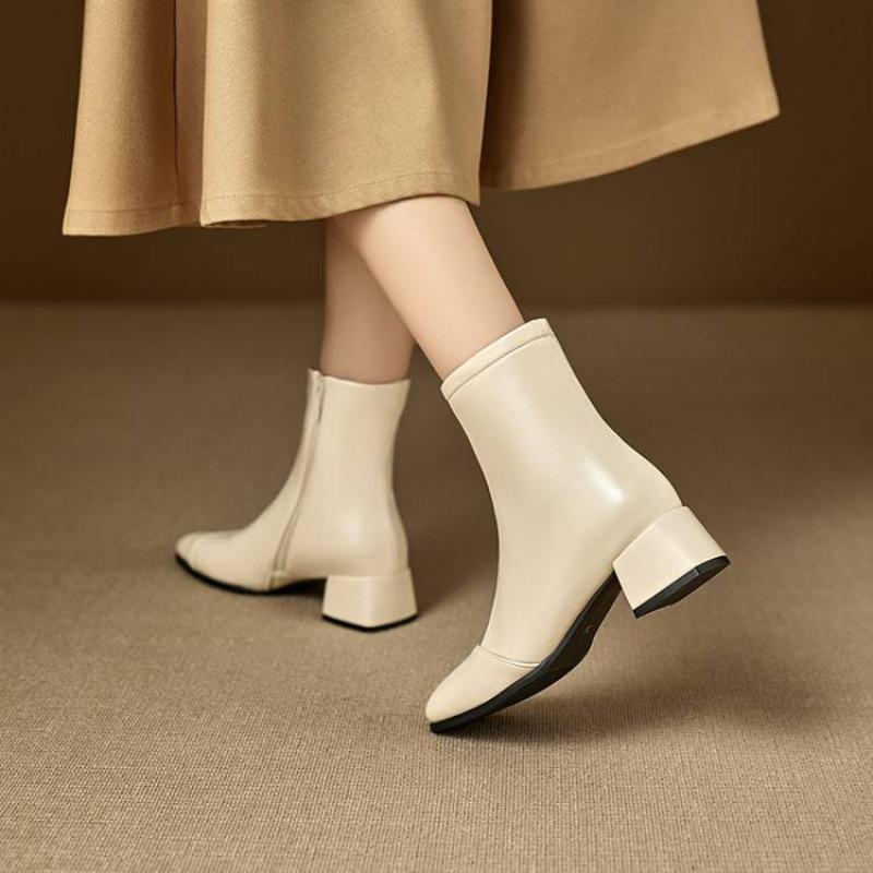 Autumn and Winter Solid Color Side Zipper Large Size Fashion Boots New Round Head Rubber Sole Medium Heel Leather Surface Women's Boots Thick Heel M