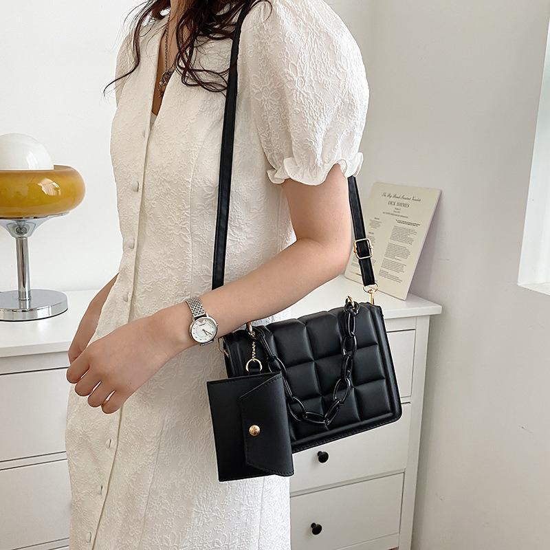 Casual and Simple Handbag, Fashiable ModeL Solid Color Single-shoulder Bag Trendy Foreign Style, Thick Chain Small Square Bag
