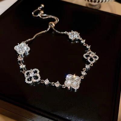 2024 High-End Four-Leaf Clover Mother-of-Pearl Bracelet – Luxurious Women's Jewelry for Good Luck