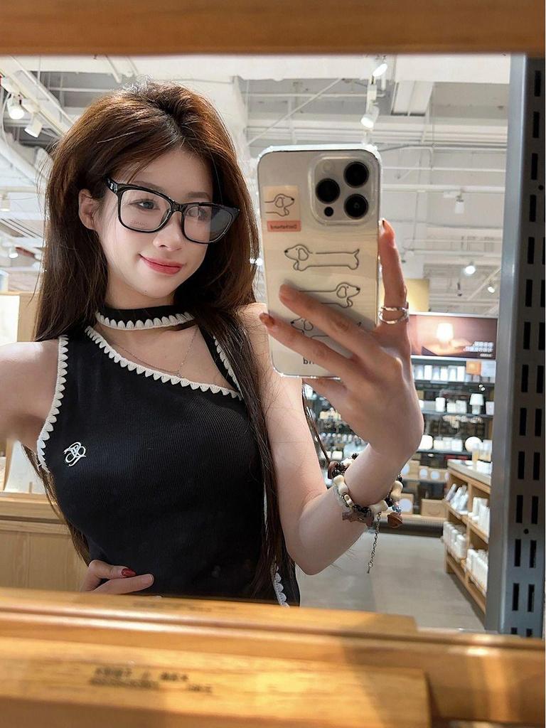 2025 Women's Black Slim Off-Shoulder Sleeveless Vest - Summer Fashion