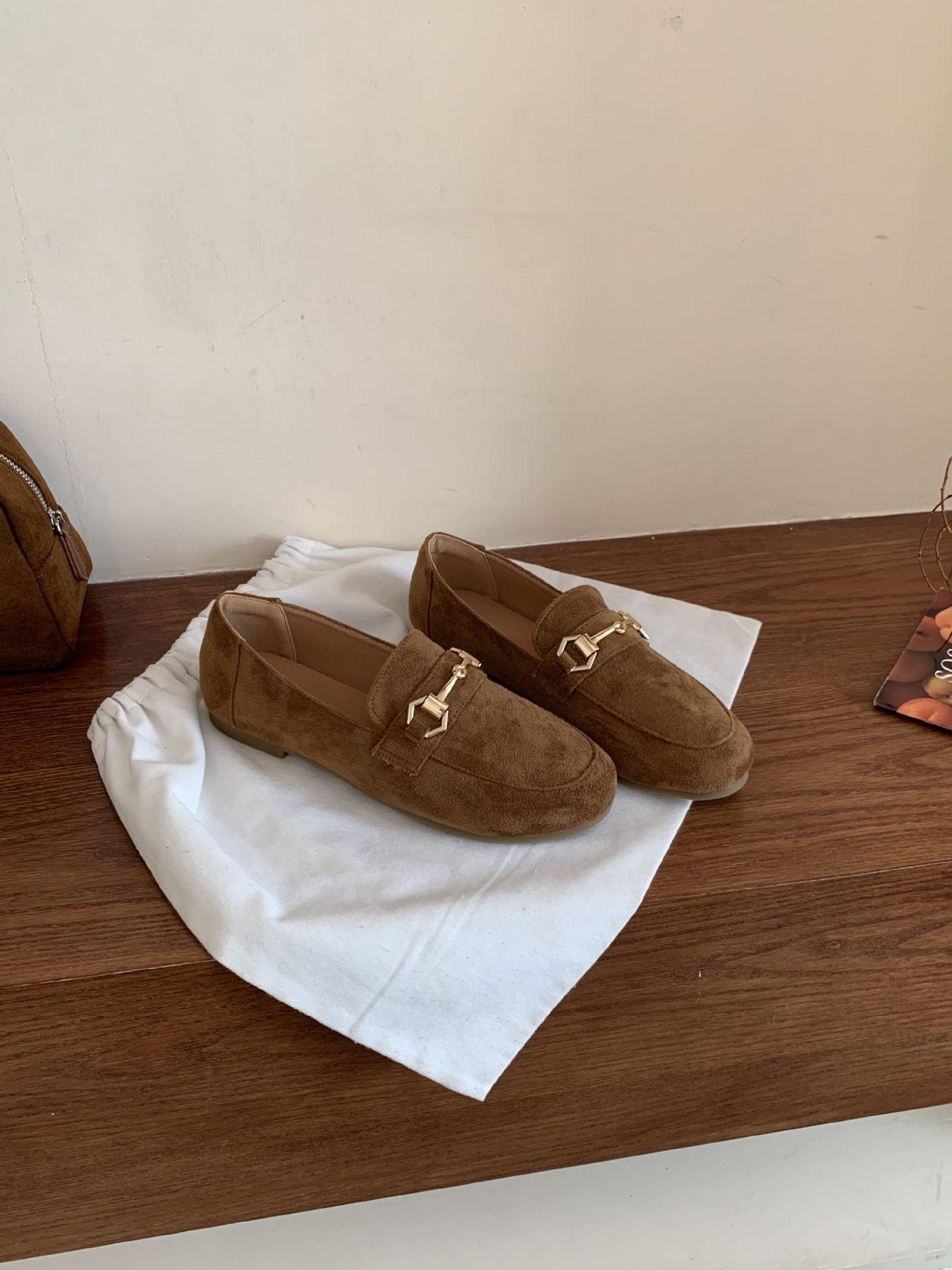 

Корейские ретро лоферы на плоской подошве с одной педалью женские 2025 осень новые модные и простые в британском стиле Doudou одинарная обувь 40