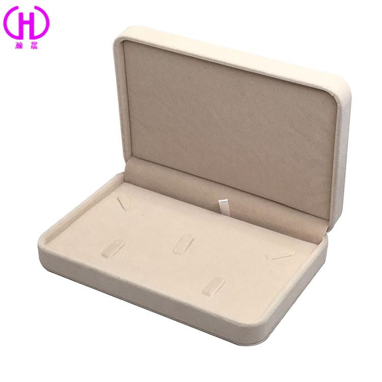 

Святковий набір скриньок для прикрас з червоного оксамиту: Тримач для намиста, браслета, кільця та сережок