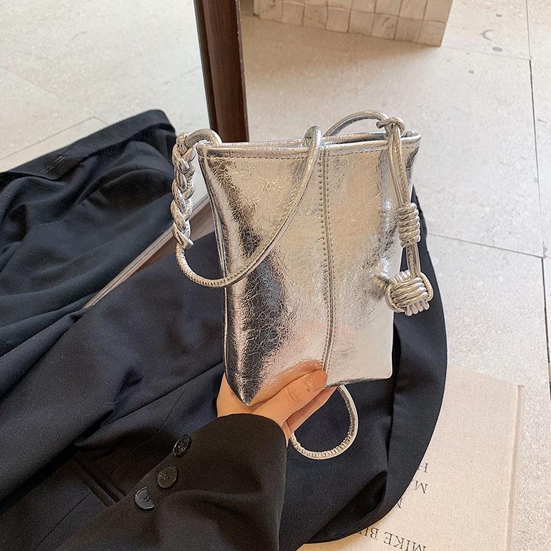 New casual messenger mobile phone bag simple and fashionable silver shoulder bag women's high-end mini bag