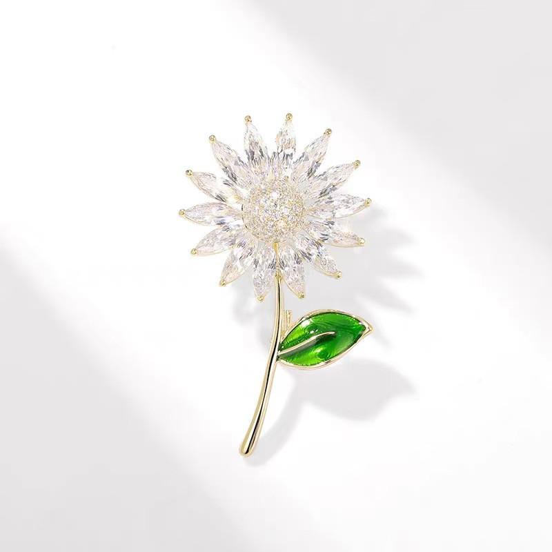 Sunflower Brooch Design Light Luxury Versatile Suit Pin Women's Anti-light Fixed Brooch Accessories