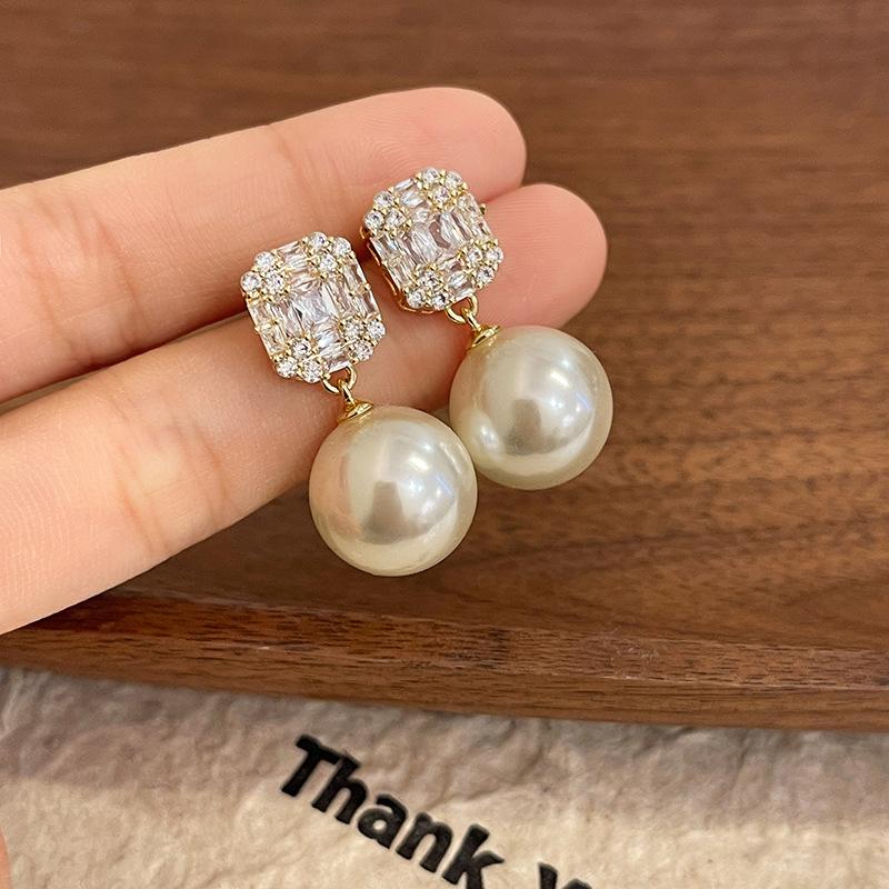 Silver Needle Light Luxury Niche Exquisite Square Zirconium Earrings Female Ins Trendy All-match Temperament Pearl Earrings
